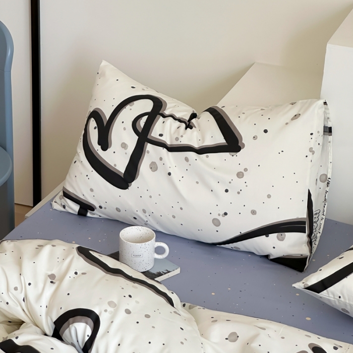 91家纺网 家纺一手货源 找家纺 昔可家纺 2023新款北欧风全棉四件套 泼墨爱心黑