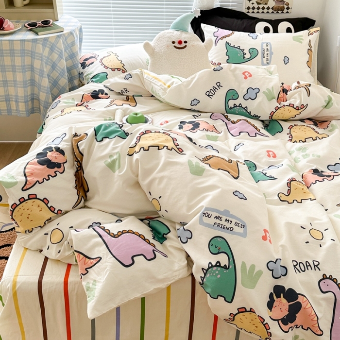91家纺网 家纺一手货源 找家纺 昔可 2023新款学生季卡通普通款四件套 彩条恐龙