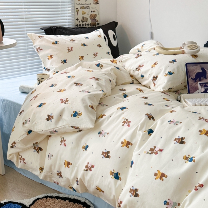 91家纺网 家纺一手货源 找家纺 昔可 2023新款学生季卡通普通款四件套 憨憨熊