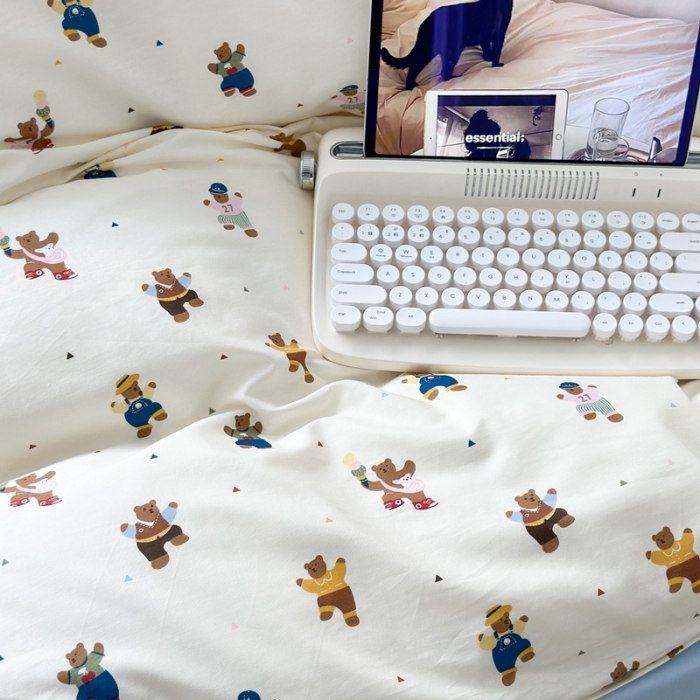 91家纺网 家纺一手货源 找家纺 昔可 2023新款学生季卡通普通款四件套 憨憨熊