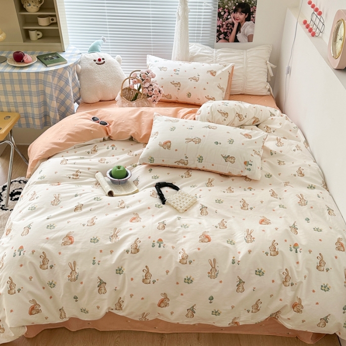 91家纺网 家纺一手货源 找家纺 昔可 2023新款学生季卡通普通款四件套 蘑菇兔