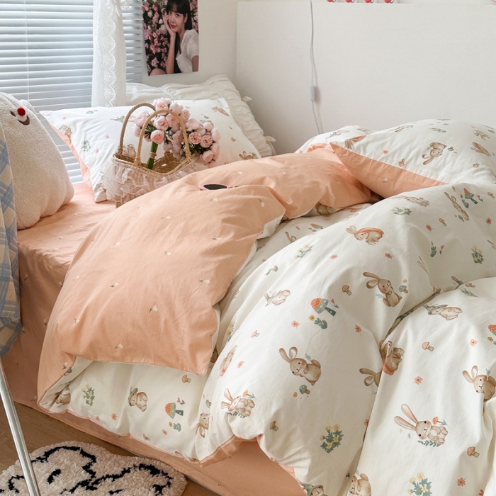 91家纺网 家纺一手货源 找家纺 昔可 2023新款学生季卡通普通款四件套 蘑菇兔