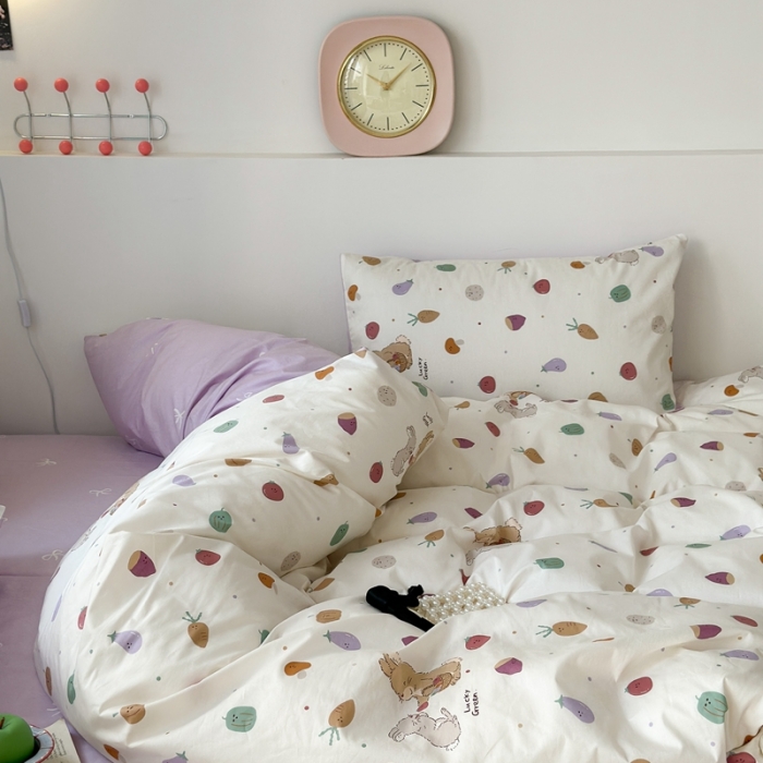 91家纺网 家纺一手货源 找家纺 昔可 2023新款学生季卡通普通款四件套 蔬菜小兔