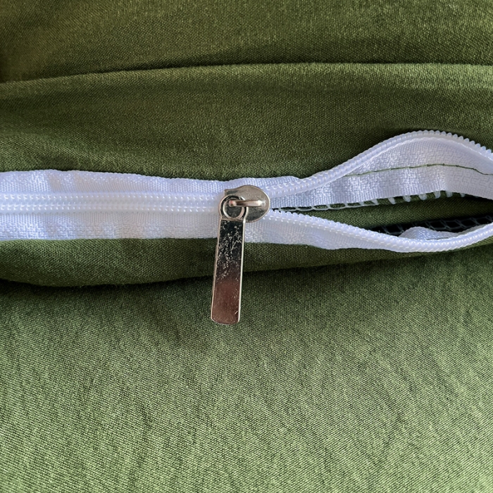 91家纺网 家纺一手货源 找家纺 水墨江南 2023新款超柔水洗棉褶皱款学生床三件套 橄榄色