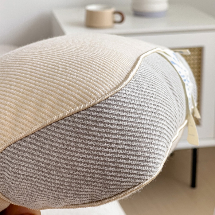 91家纺网 家纺一手货源 找家纺 爱尚家枕芯 2023新款日式针织呵护护颈定型枕 米黄