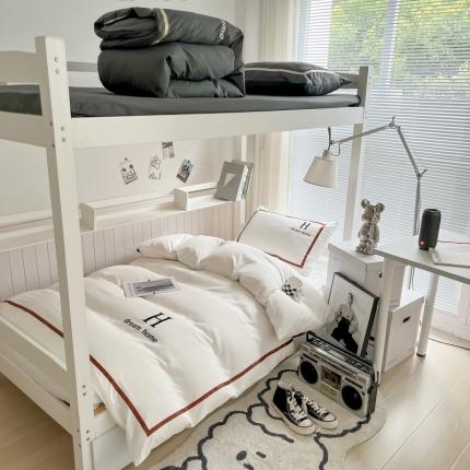 91家纺网 家纺一手货源 找家纺 千希家纺 2023新款水洗棉磨毛刺绣学生季上下铺宿舍三件套-大H款 大H-米白