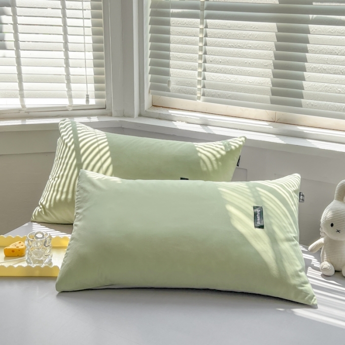 91家纺网 家纺一手货源 找家纺 绵庭家纺 2023新款全棉水洗棉拼色单品枕套 果绿+绅士灰