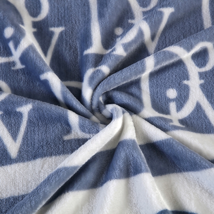 91家纺网 家纺一手货源 找家纺 赋雅 新款300克双面绒毯子超柔加厚云貂绒法莱绒 字母熊