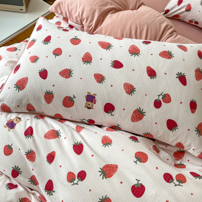 91家纺网 家纺一手货源 找家纺 一比一 直播爆款超柔提花小竺棉法式复古亲肤水洗四件套 草莓啵啵