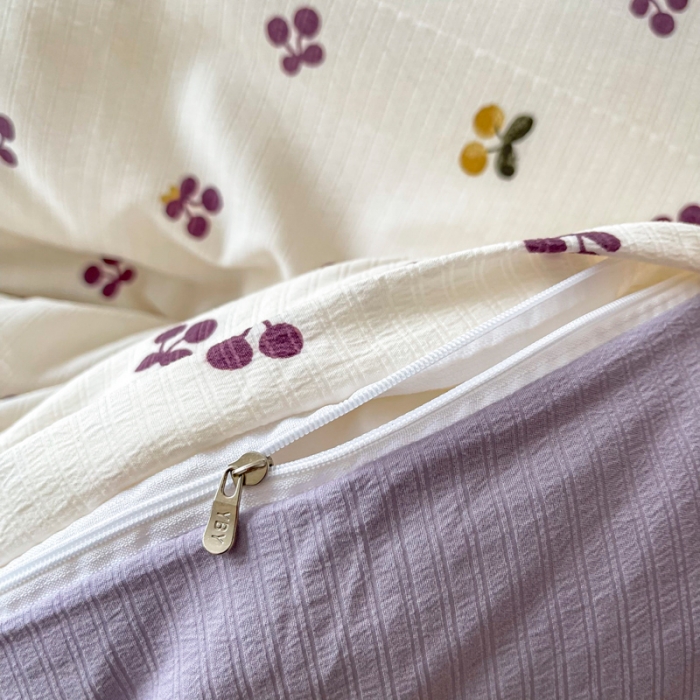 91家纺网 家纺一手货源 找家纺 一比一 2023直播爆款超柔提花小竺棉法式复古亲肤水洗四件套紫樱桃