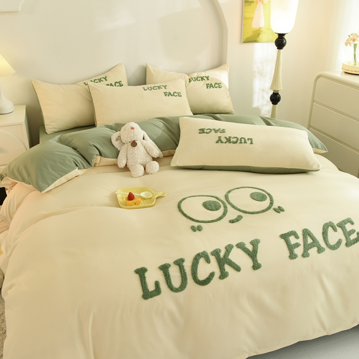 91家纺网 家纺一手货源 找家纺 （总）梦之岛 2023新款小煤球系列毛巾绣四件套