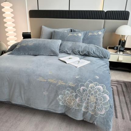 91家纺网 家纺一手货源 找家纺 （总）逸林家纺《原希尔顿逸林》 2023新款宝宝绒婴儿绒四件套刺绣花小香风-黛娜