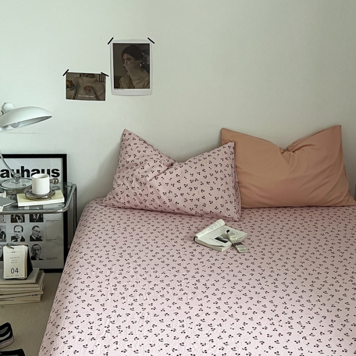 91家纺网 家纺一手货源 找家纺 直播热款A类水洗棉双层纱四件套纯色小碎花被套床笠三件套 粉玉+小樱桃