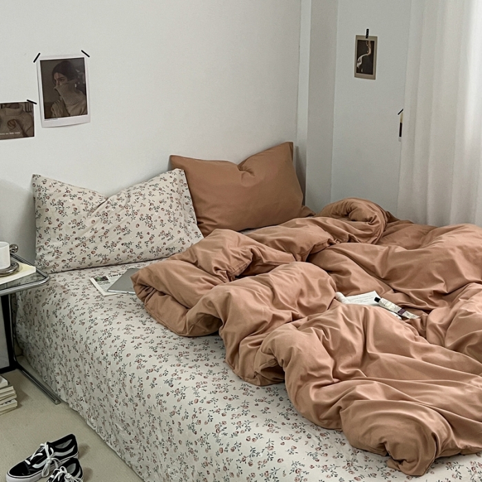 91家纺网 家纺一手货源 找家纺 直播热款A类水洗棉双层纱四件套纯色小碎花被套床笠三件套 咖啡+花季