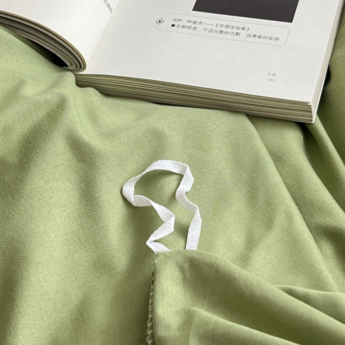 91家纺网 家纺一手货源 找家纺 直播热款A类水洗棉双层纱四件套纯色小碎花被套床笠三件套 抹茶绿+小樱桃