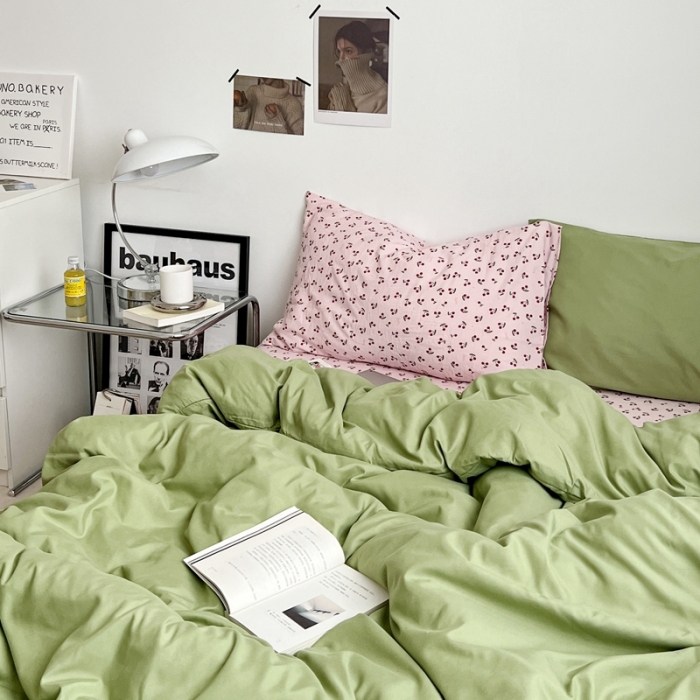 91家纺网 家纺一手货源 找家纺 直播热款A类水洗棉双层纱四件套纯色小碎花被套床笠三件套 抹茶绿+小樱桃