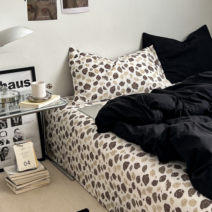 91家纺网 家纺一手货源 找家纺 直播热款A类水洗棉双层纱四件套纯色小碎花被套床笠三件套 闪耀黑+欢乐狗