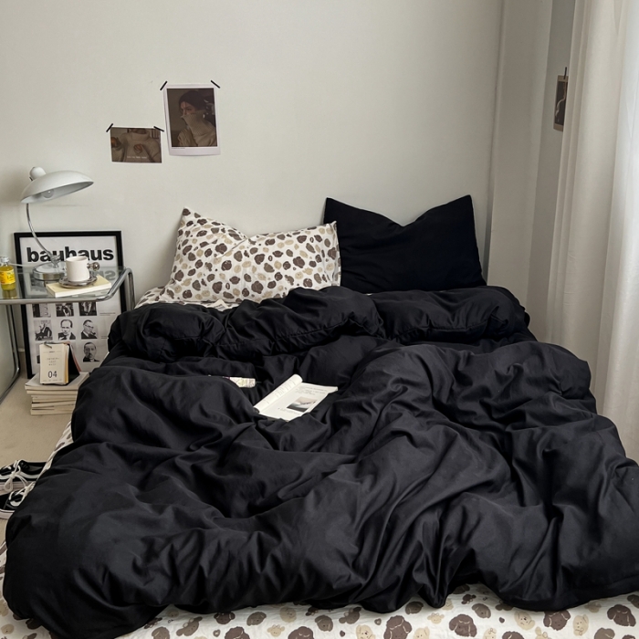 91家纺网 家纺一手货源 找家纺 直播热款A类水洗棉双层纱四件套纯色小碎花被套床笠三件套 闪耀黑+欢乐狗