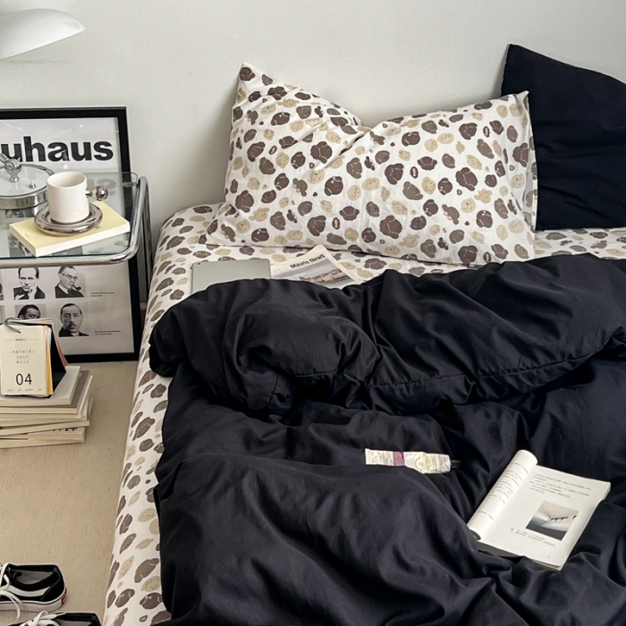 91家纺网 家纺一手货源 找家纺 直播热款A类水洗棉双层纱四件套纯色小碎花被套床笠三件套 闪耀黑+欢乐狗