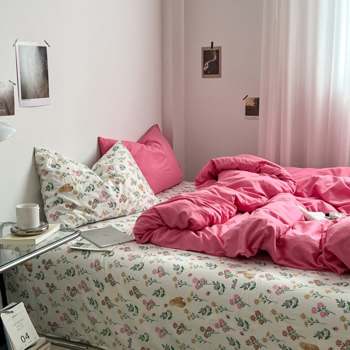 91家纺网 家纺一手货源 找家纺 直播热款A类水洗棉双层纱四件套纯色小碎花被套床笠三件套 树莓红+春意