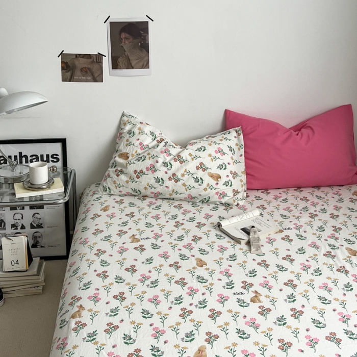 91家纺网 家纺一手货源 找家纺 直播热款A类水洗棉双层纱四件套纯色小碎花被套床笠三件套 树莓红+春意