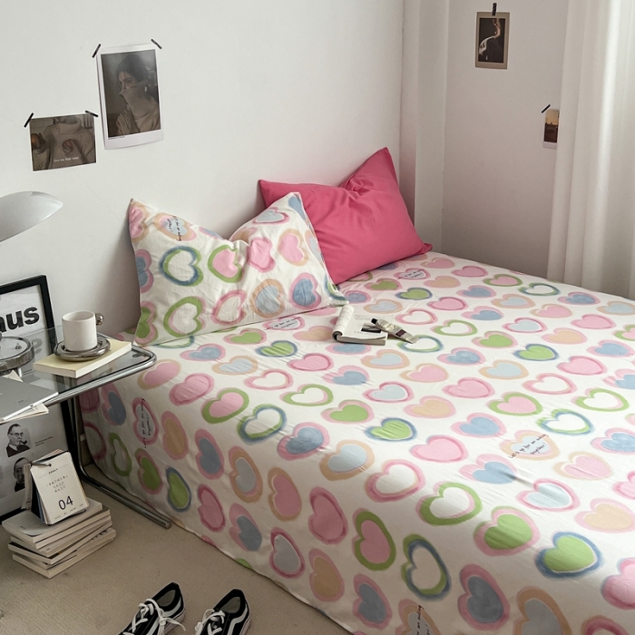 91家纺网 家纺一手货源 找家纺 直播热款A类水洗棉双层纱四件套纯色小碎花被套床笠三件套 树莓红+小幸运