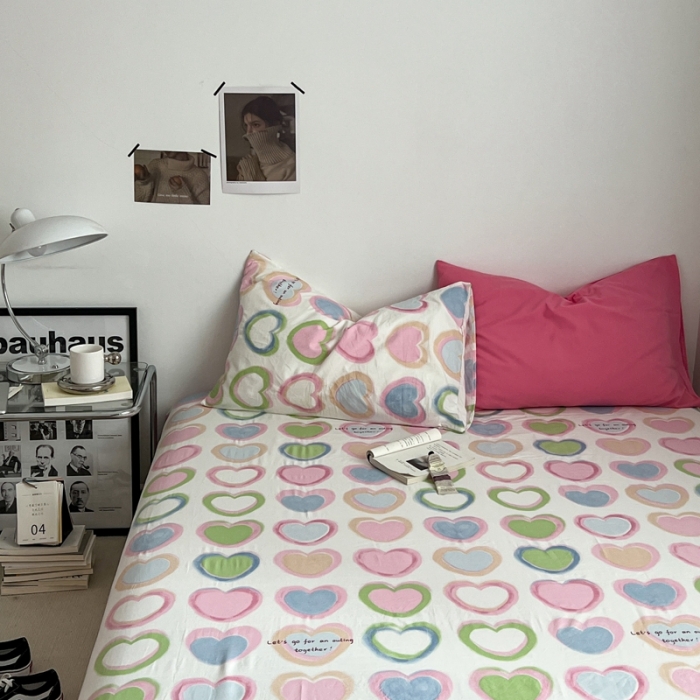 91家纺网 家纺一手货源 找家纺 直播热款A类水洗棉双层纱四件套纯色小碎花被套床笠三件套 树莓红+小幸运