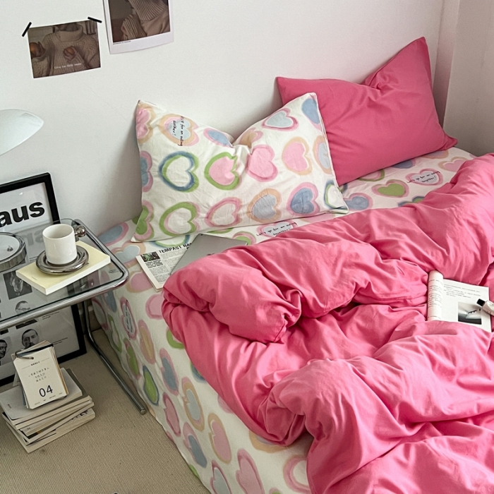 91家纺网 家纺一手货源 找家纺 直播热款A类水洗棉双层纱四件套纯色小碎花被套床笠三件套 树莓红+小幸运