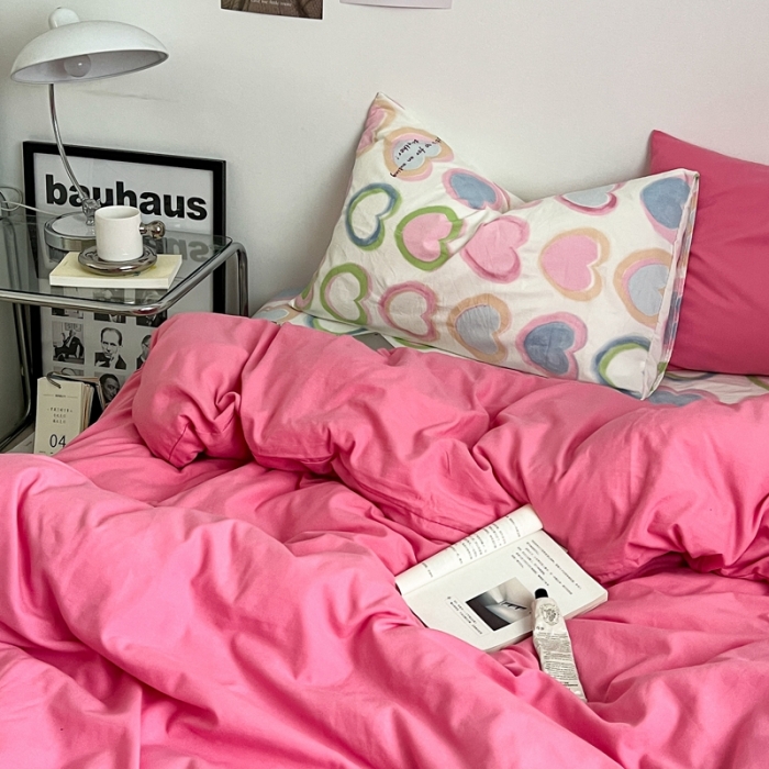 91家纺网 家纺一手货源 找家纺 直播热款A类水洗棉双层纱四件套纯色小碎花被套床笠三件套 树莓红+小幸运