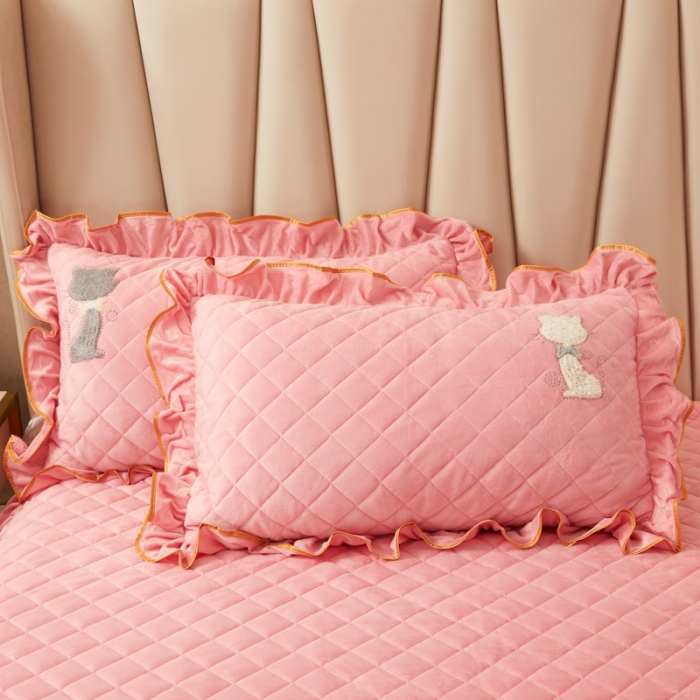 91家纺网 家纺一手货源 找家纺 恋尚 2023新款水晶绒夹棉床裙床笠四件套-KT猫系列 粉色