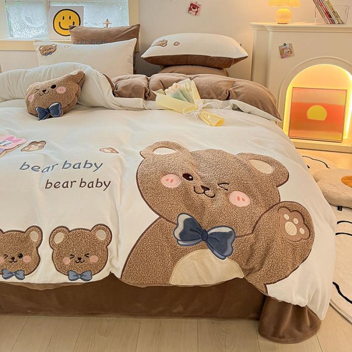 91家纺网 家纺一手货源 找家纺 230克加厚牛奶绒贴布绣花四件套小清新绒四件套儿童卡通三件套保暖套件