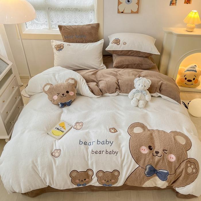 91家纺网 家纺一手货源 找家纺 230克加厚牛奶绒贴布绣花四件套小清新绒四件套儿童卡通三件套保暖套件