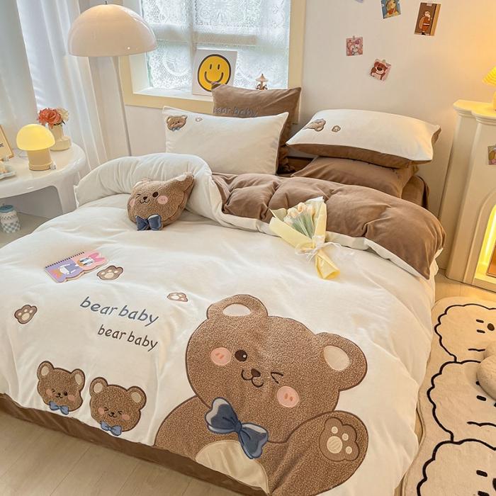 91家纺网 家纺一手货源 找家纺 230克加厚牛奶绒贴布绣花四件套小清新绒四件套儿童卡通三件套保暖套件