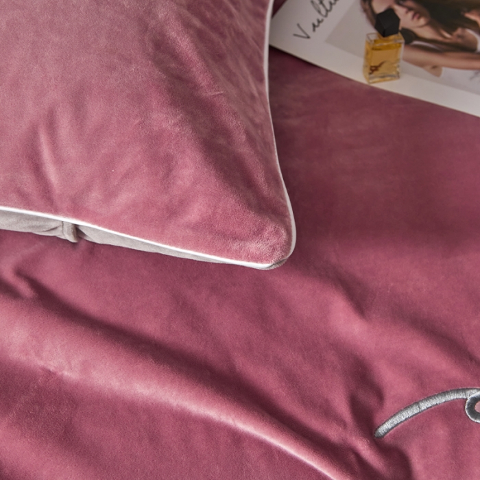 91家纺网 家纺一手货源 找家纺 瑞驰家纺 2023新款A类婴儿绒加厚保暖四件套 豆沙红+摩登灰