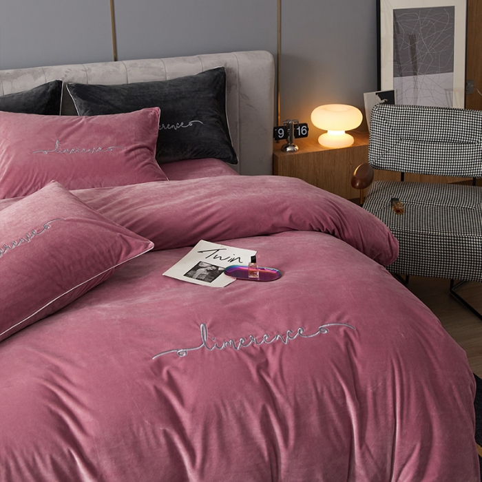 91家纺网 家纺一手货源 找家纺 瑞驰家纺 2023新款A类婴儿绒加厚保暖四件套 豆沙红