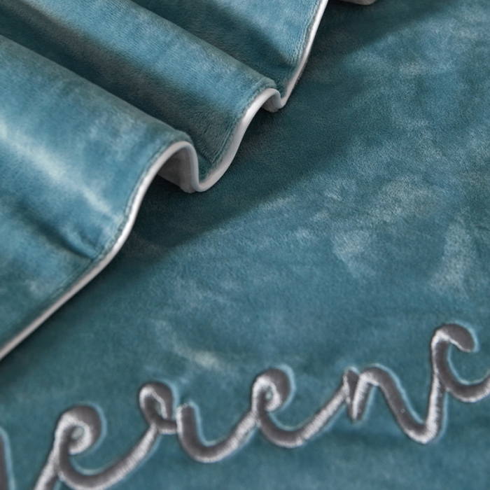 91家纺网 家纺一手货源 找家纺 瑞驰家纺 2023新款A类婴儿绒加厚保暖四件套 叶脉绿+摩登灰