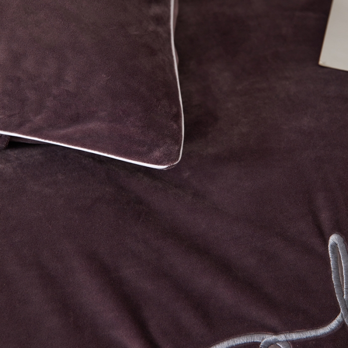 91家纺网 家纺一手货源 找家纺 瑞驰家纺 2023新款A类婴儿绒加厚保暖四件套 优雅紫