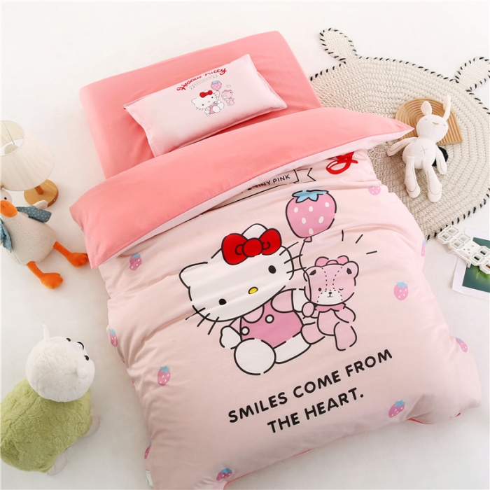 91家纺网 家纺一手货源 找家纺 孩子王 2023新款三丽鸥正版授权KT猫全棉学生大版卡通幼儿园多件套 KT派对