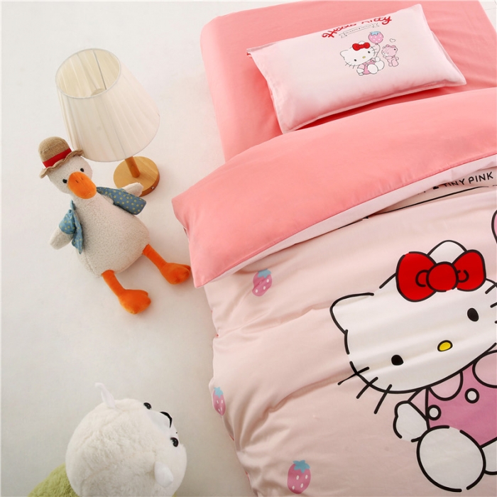 91家纺网 家纺一手货源 找家纺 孩子王 2023新款三丽鸥正版授权KT猫全棉学生大版卡通幼儿园多件套 KT派对