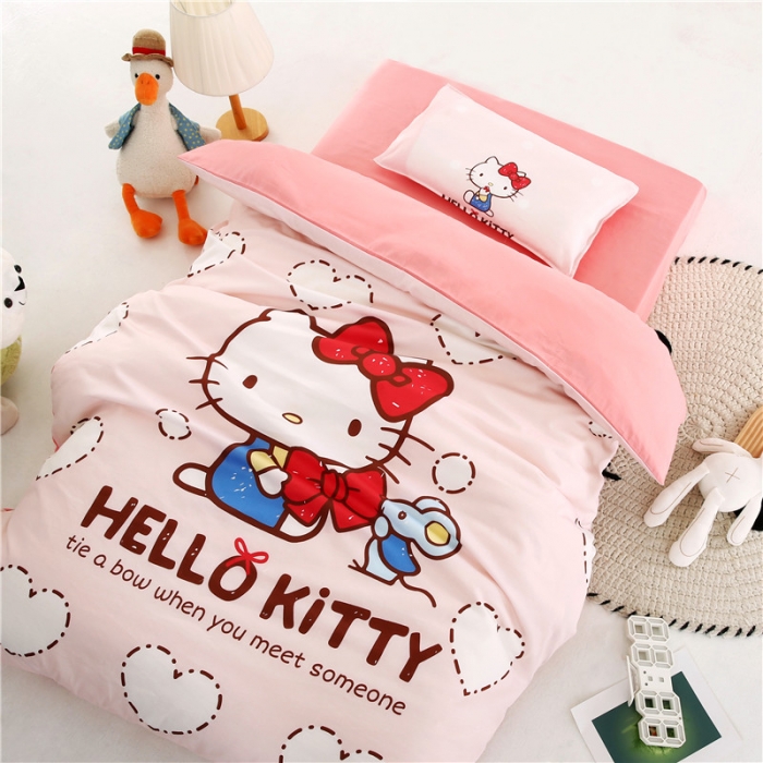 91家纺网 家纺一手货源 找家纺 孩子王 2023新款三丽鸥正版授权KT猫全棉学生大版卡通幼儿园多件套 礼物KT