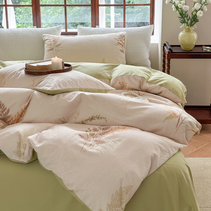 91家纺网 家纺一手货源 找家纺 优彩 2023新款全棉印花加厚磨毛四件套轻奢简约碎花 清婉