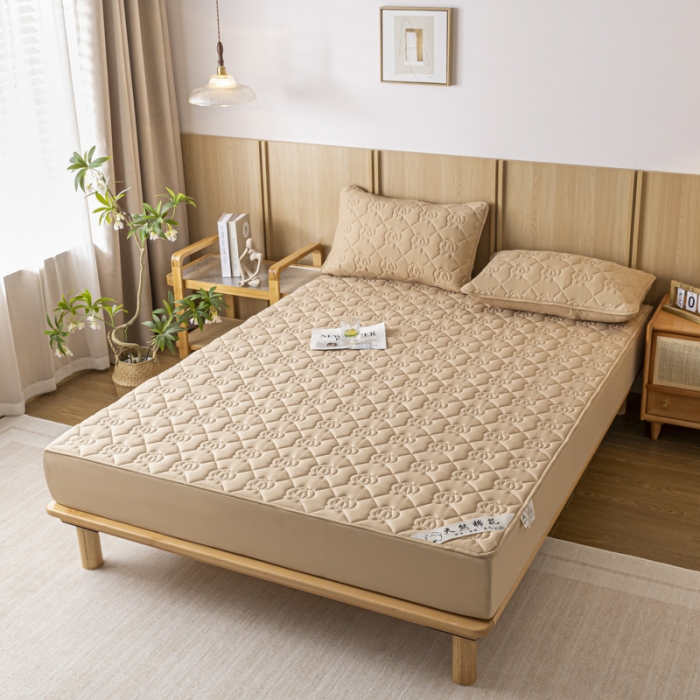 91家纺网 家纺一手货源 找家纺 鑫钰 2023新款亲肤棉夹棉新疆棉花床笠床罩床垫保护垫 棉朵-奶咖