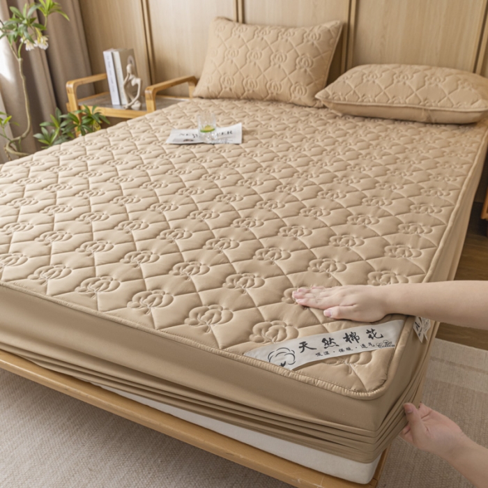 91家纺网 家纺一手货源 找家纺 鑫钰 2023新款亲肤棉夹棉新疆棉花床笠床罩床垫保护垫 棉朵-奶咖