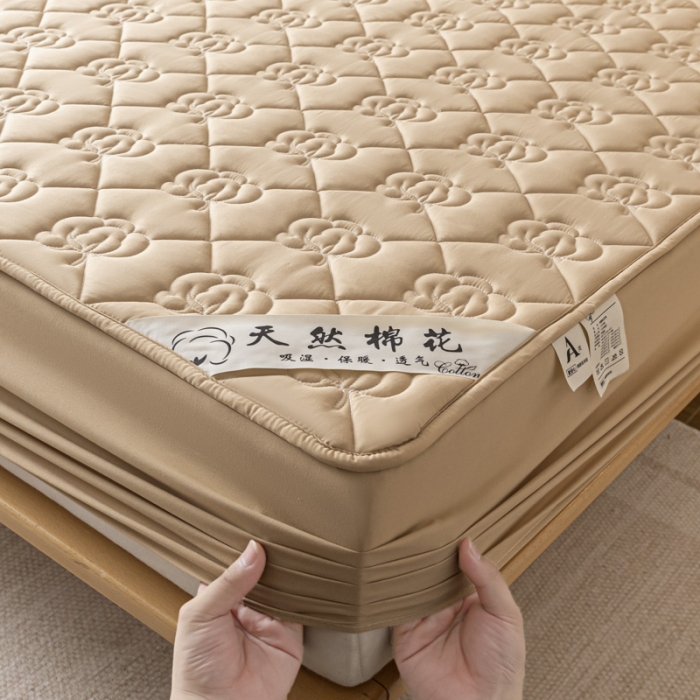 91家纺网 家纺一手货源 找家纺 鑫钰 2023新款亲肤棉夹棉新疆棉花床笠床罩床垫保护垫 棉朵-奶咖