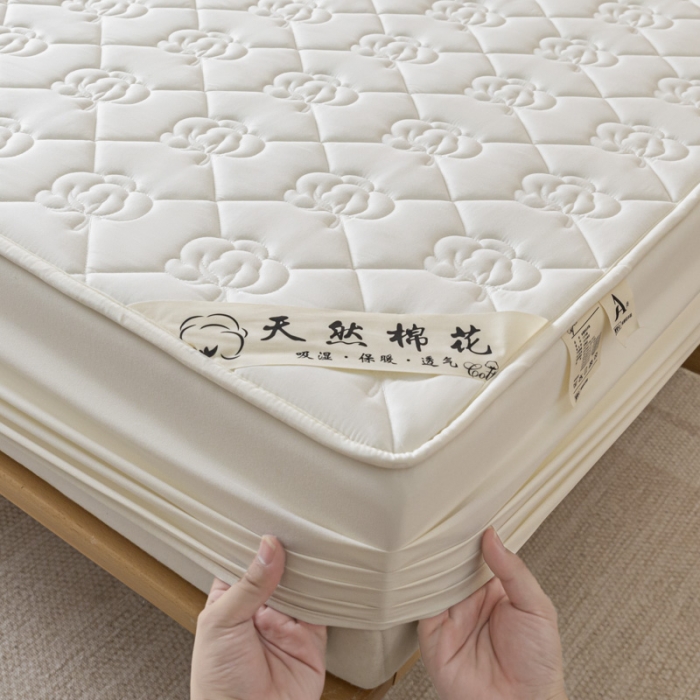 91家纺网 家纺一手货源 找家纺 鑫钰 2023新款亲肤棉夹棉新疆棉花床笠床罩床垫保护垫 棉朵-珍珠白