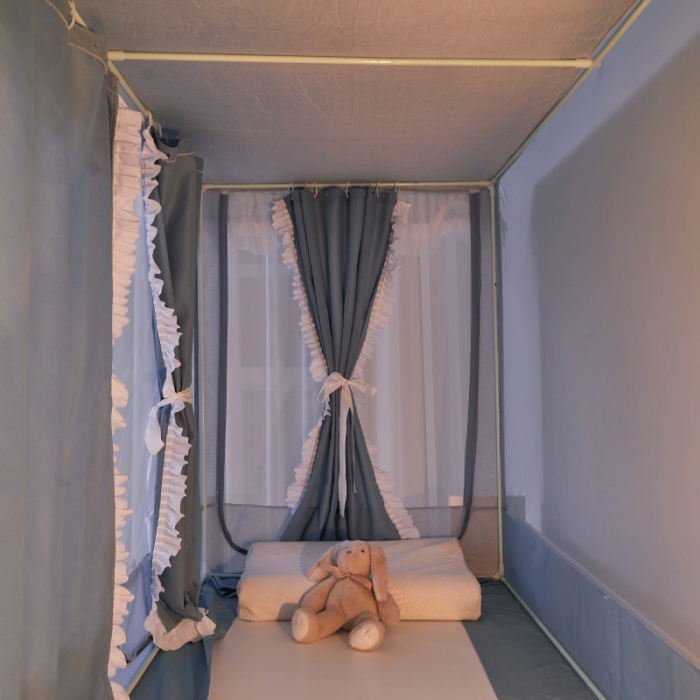 91家纺网 家纺一手货源 找家纺 迪凡保罗蚊帐 2023新款2318多开门涂银强遮光三明治学生蚊帐 2318-浅灰色