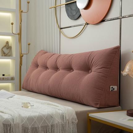 91家纺网 家纺一手货源 找家纺 一兰 2023秋冬新款立条绒三角靠垫榻榻米床头靠垫-巴巴斯系列 巴巴斯-珊瑚