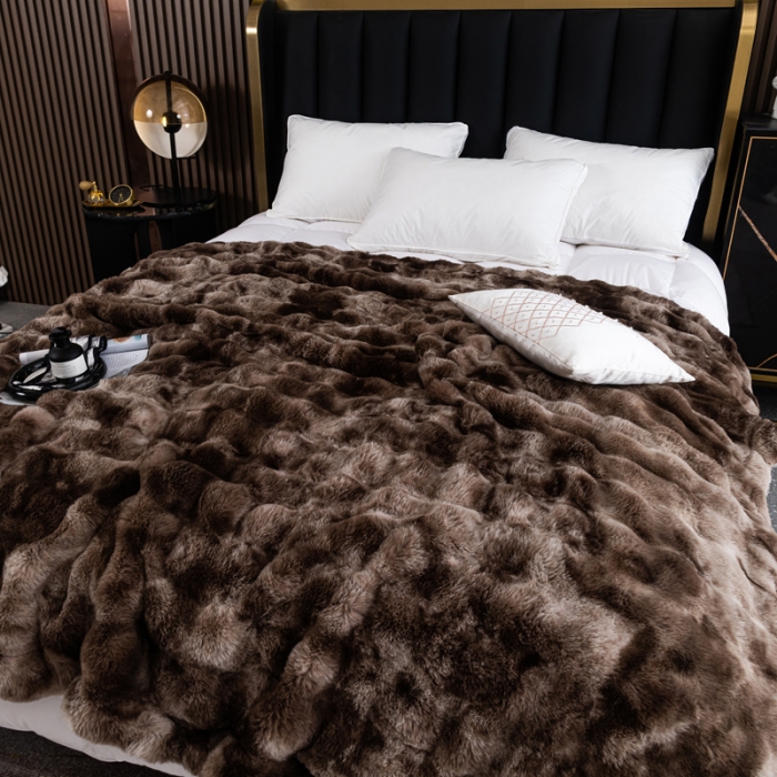 91家纺网 家纺一手货源 找家纺 来菲毛毯25新款托斯卡纳兔毛加厚双重保暖绒毯晕染高端毯子-咖啡色