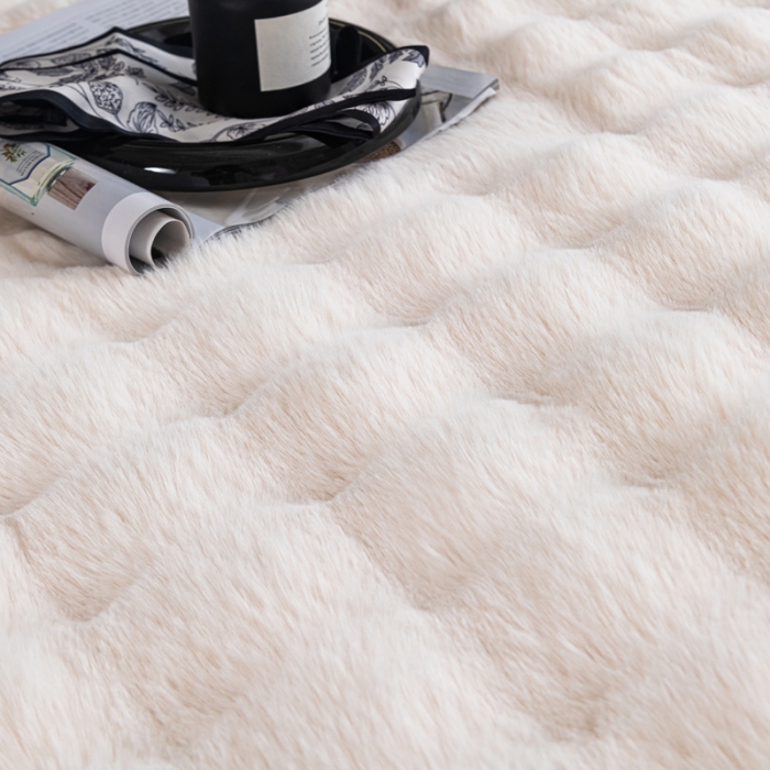 91家纺网 家纺一手货源 找家纺 2025新款托斯卡纳兔毛加厚双层毛毯晕染高端绒毯保暖毯子奢华沙发毯米白色