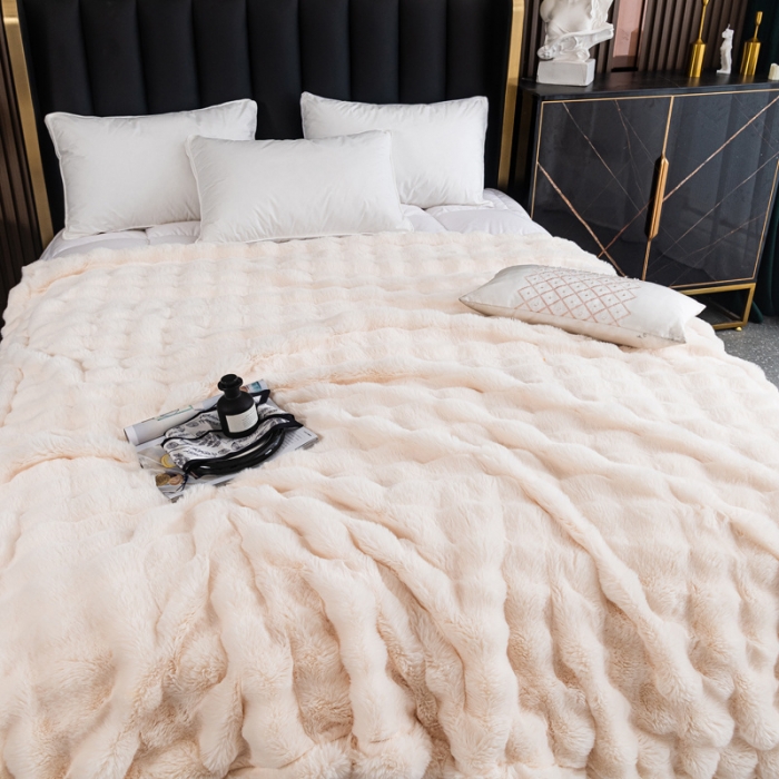 91家纺网 家纺一手货源 找家纺 2025新款托斯卡纳兔毛加厚双层毛毯晕染高端绒毯保暖毯子奢华沙发毯米白色
